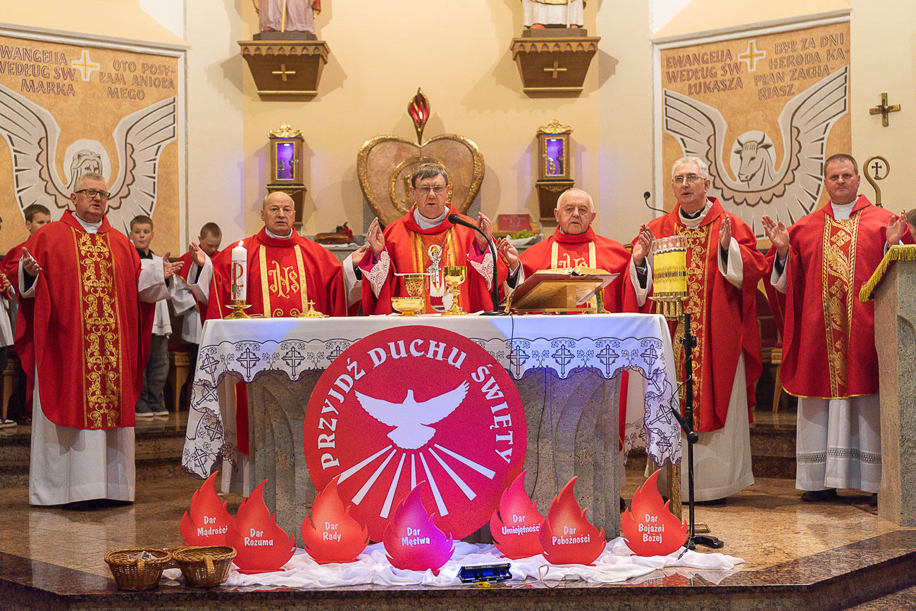 Biskup Krzysztof Chudzio przeprowadził wizytację naszej parafii